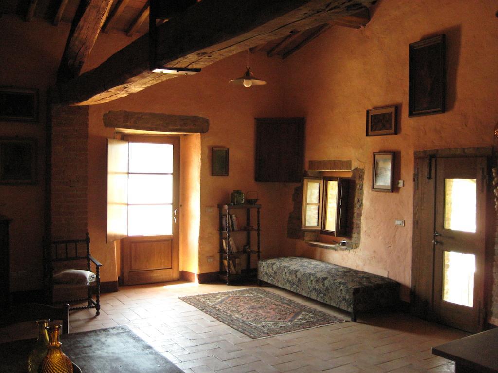 Agriturismo Il Casalino Pari Habitación foto