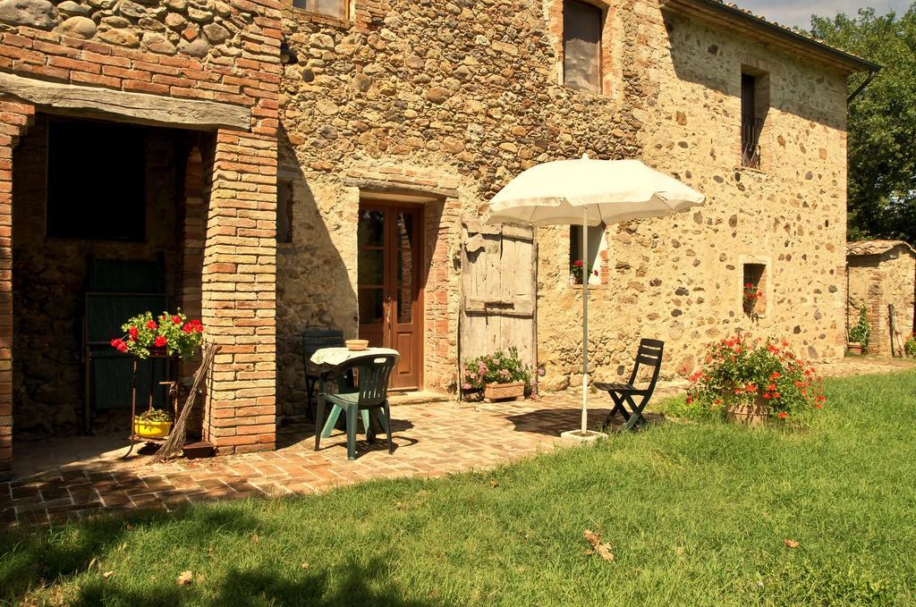 Agriturismo Il Casalino Pari Exterior foto