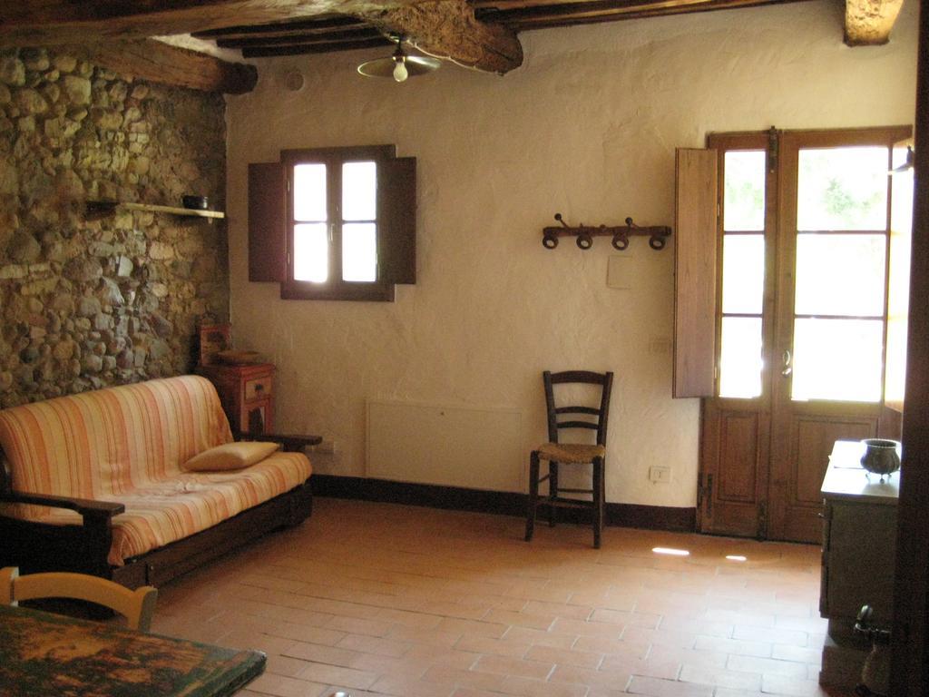 Agriturismo Il Casalino Pari Exterior foto